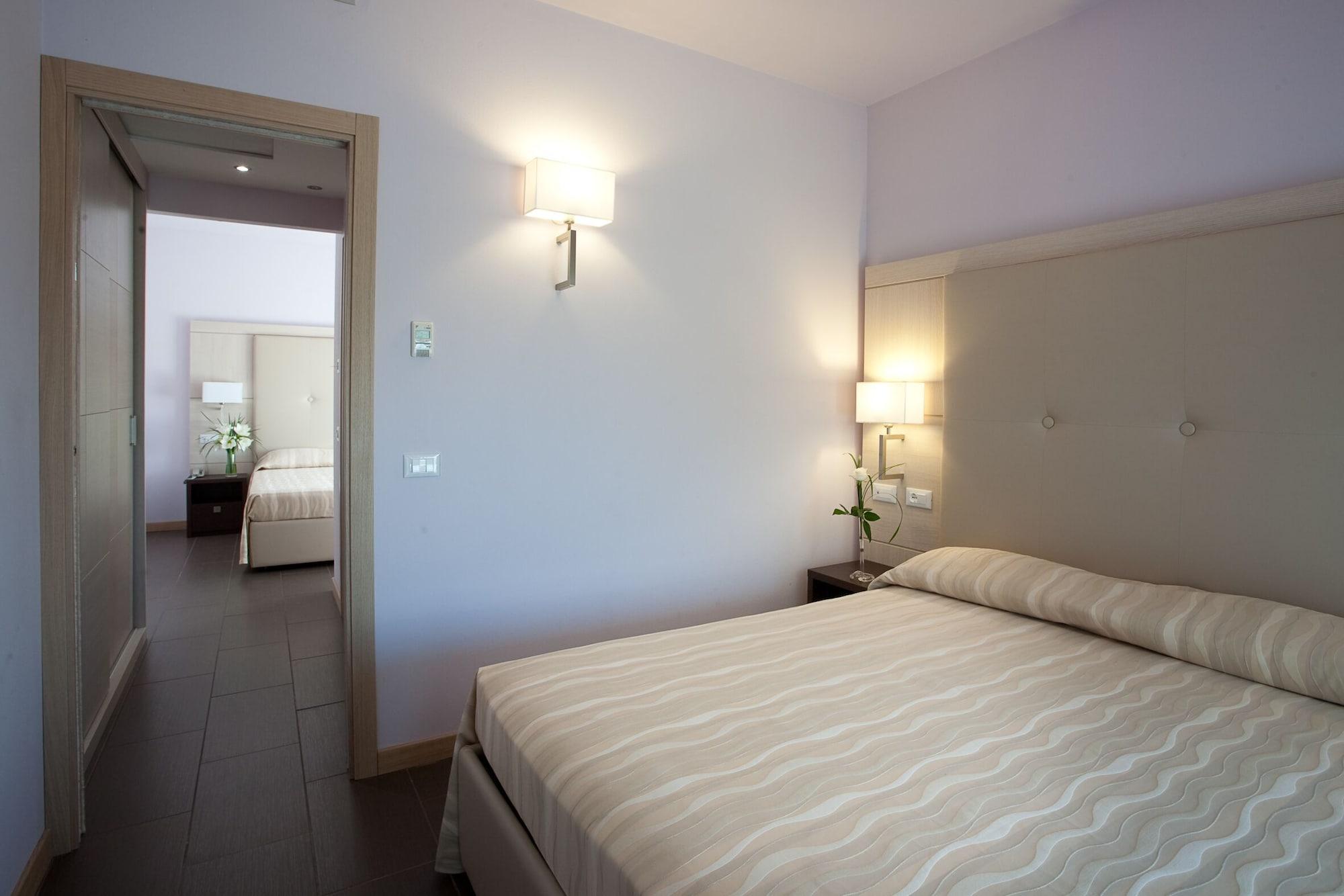 Hotel Porto Azzurro Sirmione Exterior photo